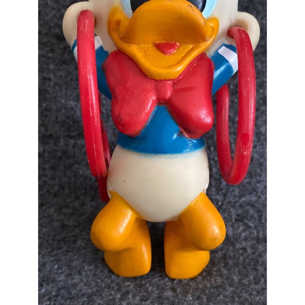 VTG ILLCO Disney Donald Duck Red Clip Rings Hanging Toy Figurine Baby - Picture 4 of 9